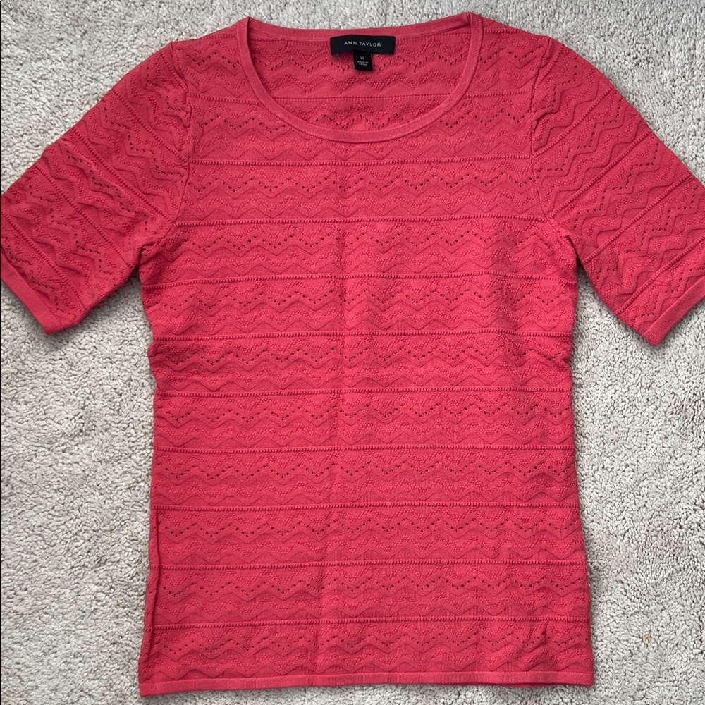 Ann Taylor Coral short sleeve knit top XS